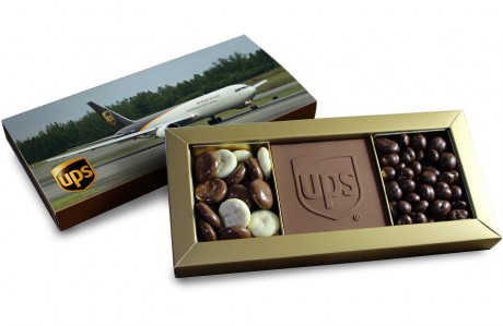 מארז שוקולדים עם הטבעת לוגו (UPS)